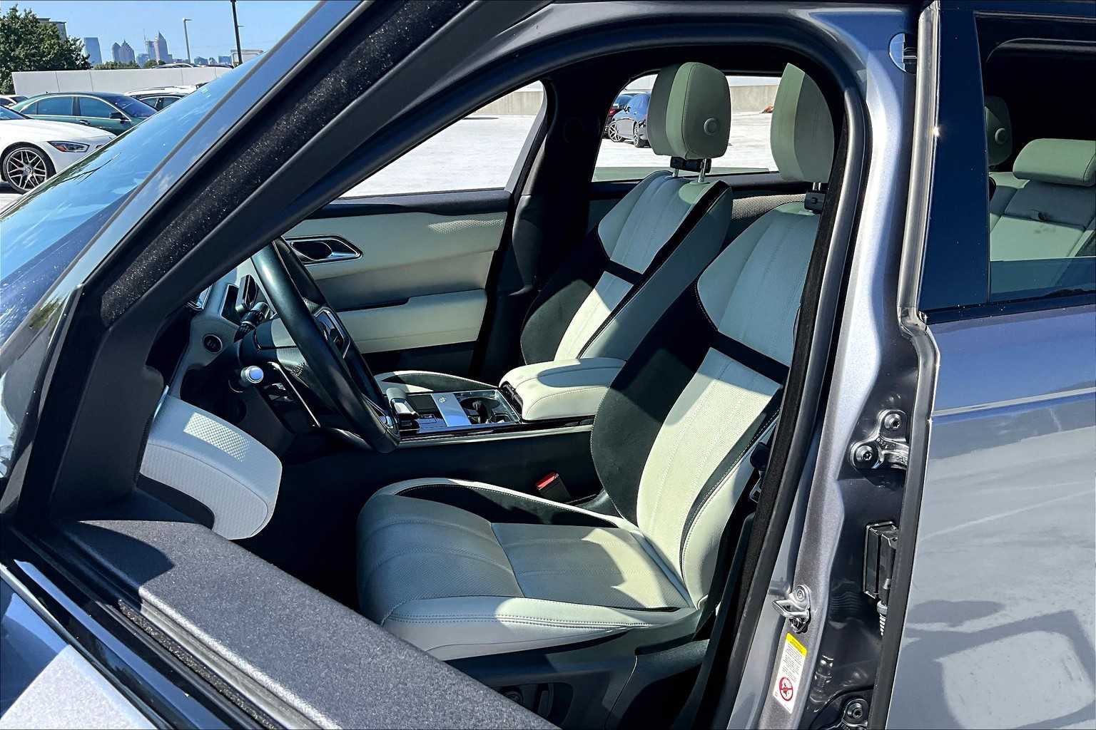 2022 Land Rover Range Rover Velar R-Dynamic S photo 7