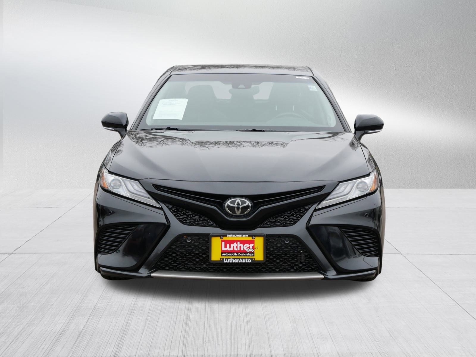 Used 2018 Toyota Camry XSE with VIN 4T1B61HK0JU556933 for sale in Bloomington, Minnesota