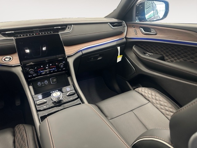 2025 Jeep Grand Cherokee Summit photo 12