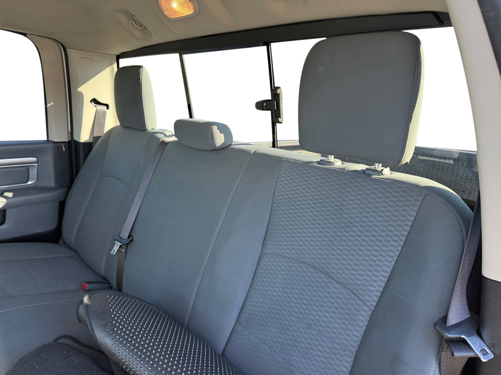 2019 Ram 1500 SLT photo 16