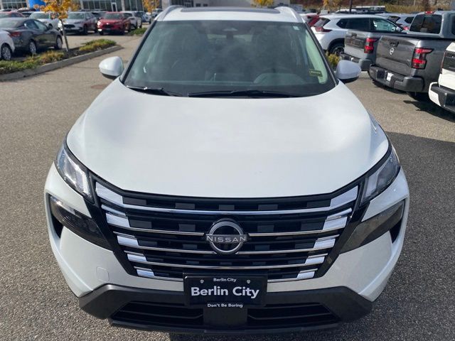 2026 Nissan Rogue SV photo 4