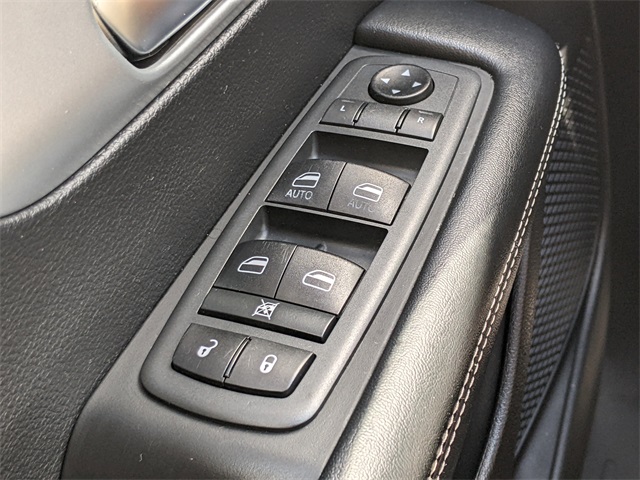 2020 Chrysler Pacifica Touring photo 19