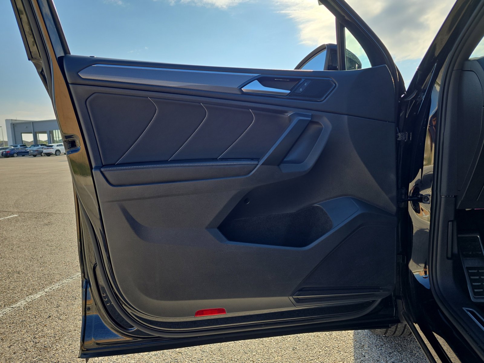 2022 Volkswagen Tiguan SE R-Line Black photo 19