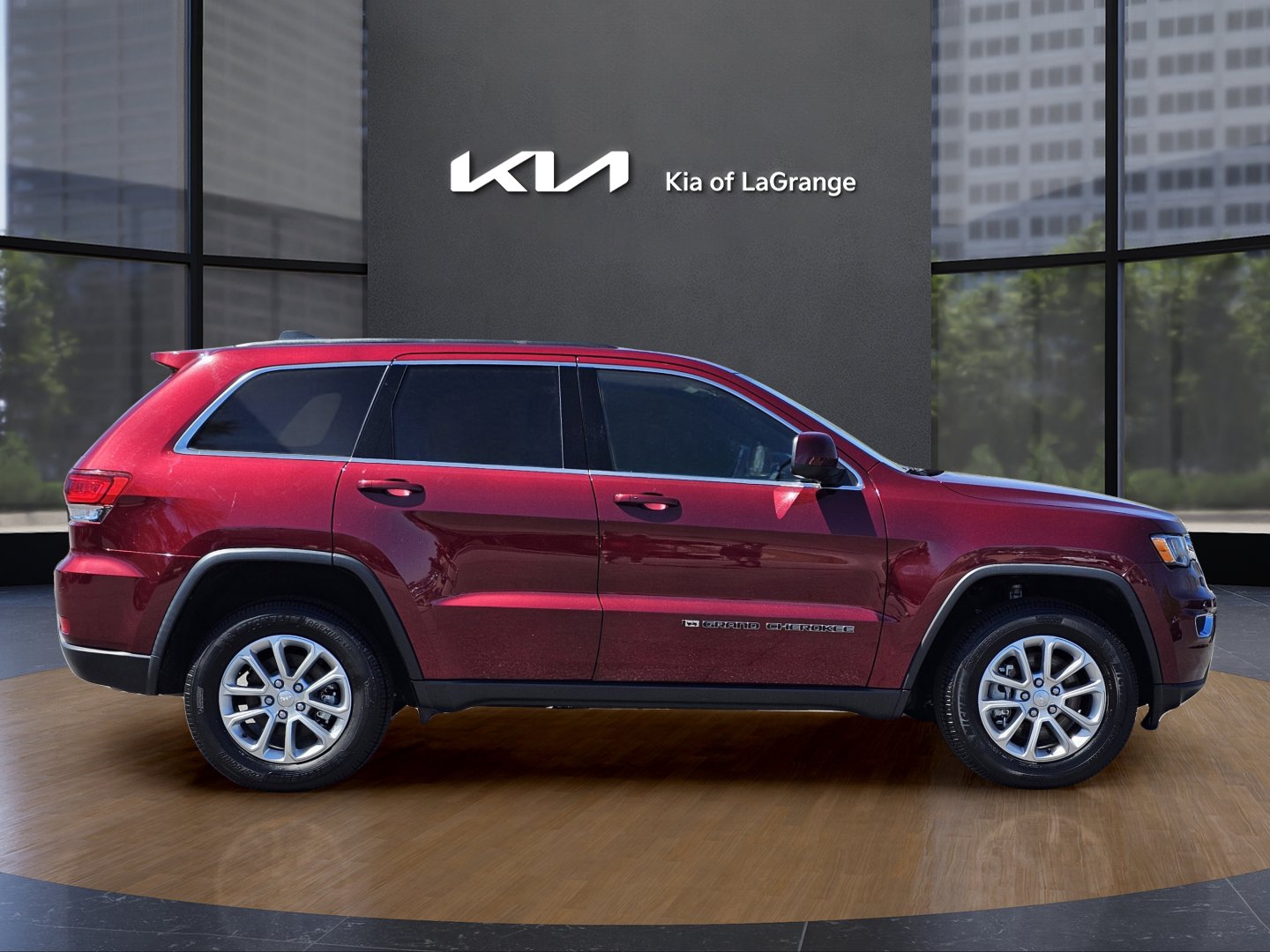 2022 Jeep Grand Cherokee Laredo E photo 5
