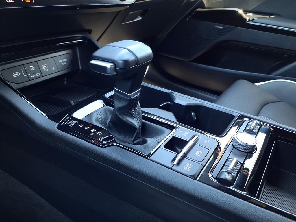 2025 Kia K5 GT-Line photo 18