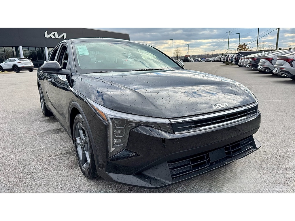 2025 Kia K4 LXS's photo