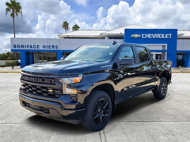 2026 Chevrolet Silverado 1500 Custom photo 3