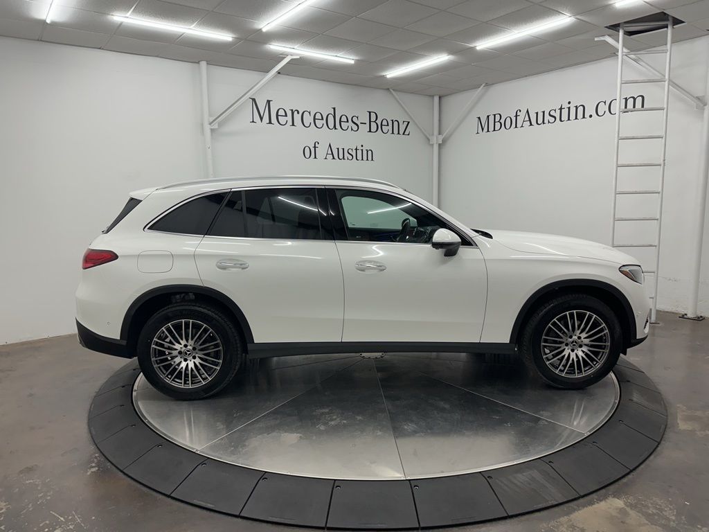 2026 Mercedes Benz GLC 300 4MATIC photo 8