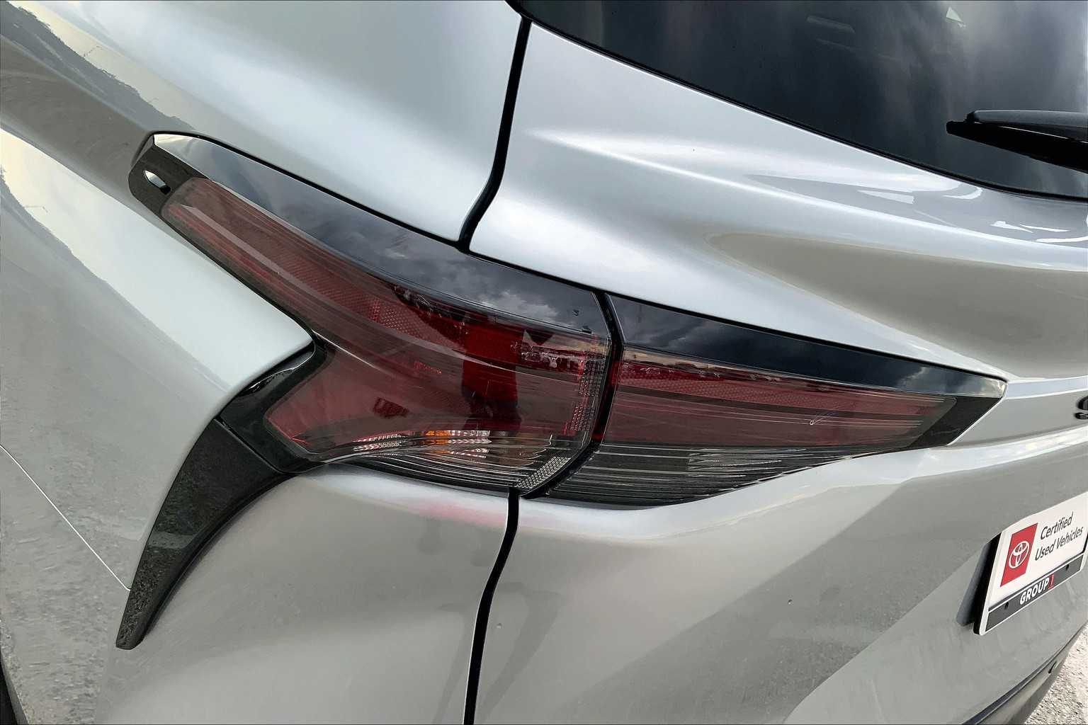 2024 Toyota Sienna XLE photo 26