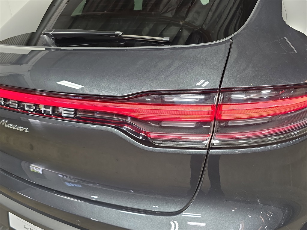 2023 Porsche Macan T photo 27