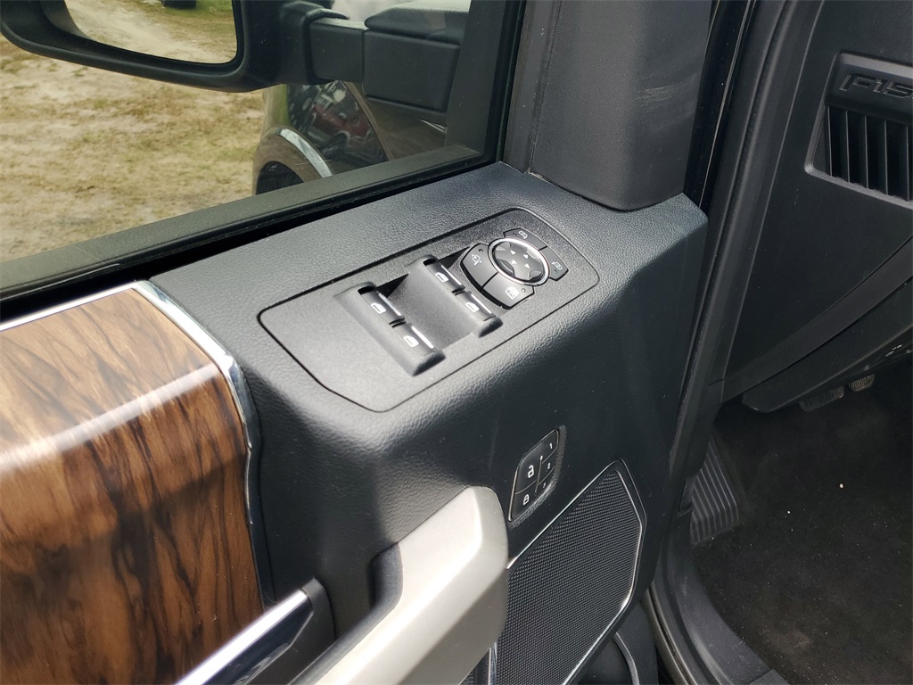 2020 Ford F-150 Lariat photo 10