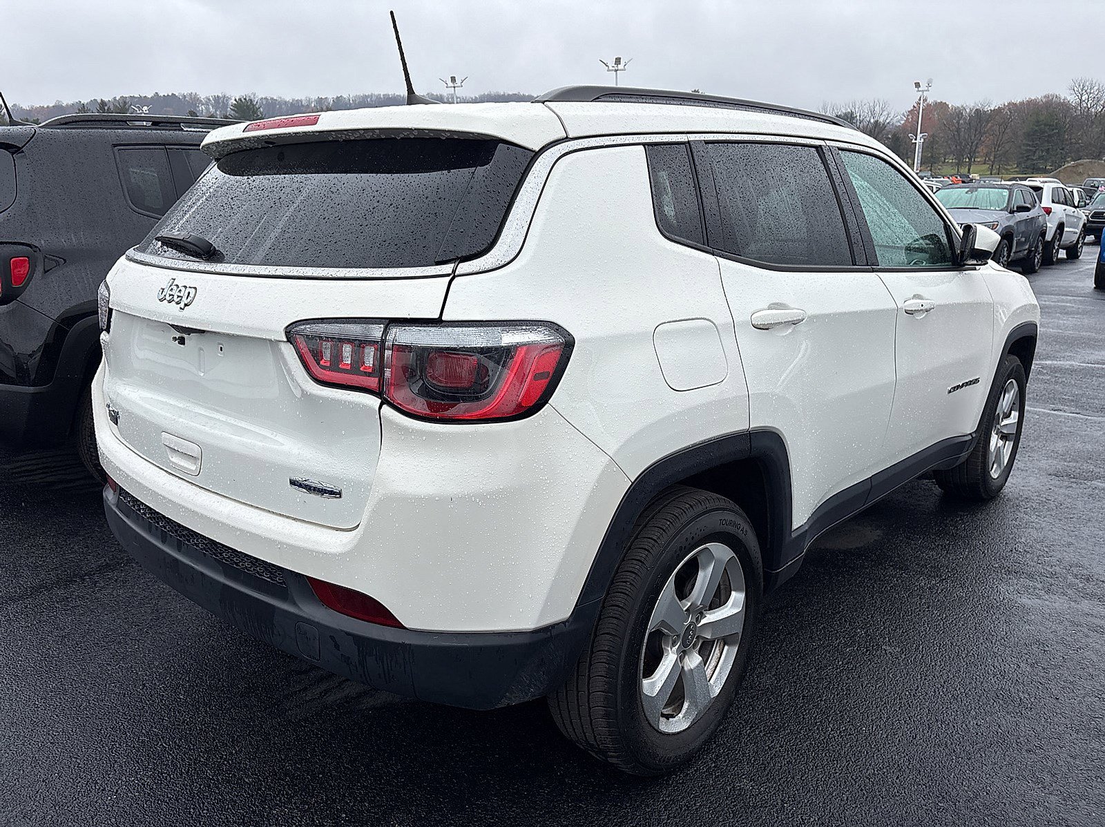 2019 Jeep Compass Latitude photo 3