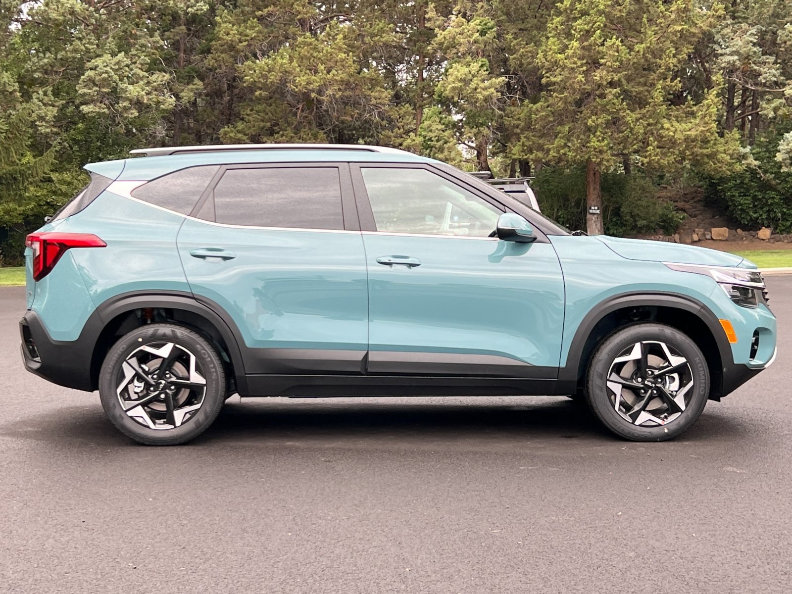 2026 Kia Seltos EX photo 2