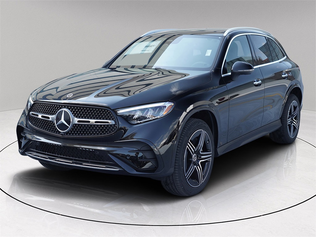 2025 Mercedes Benz GLC 300 4MATIC photo 3