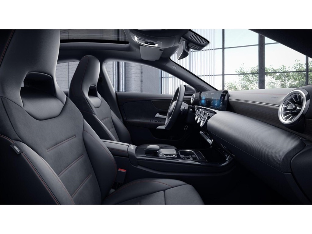 2023 Mercedes Benz CLA 250 4MATIC photo 4