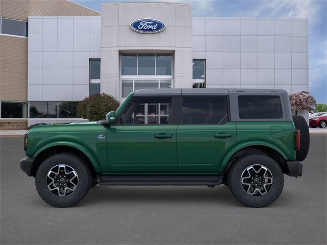 2025 Ford Bronco Outer Banks photo 3