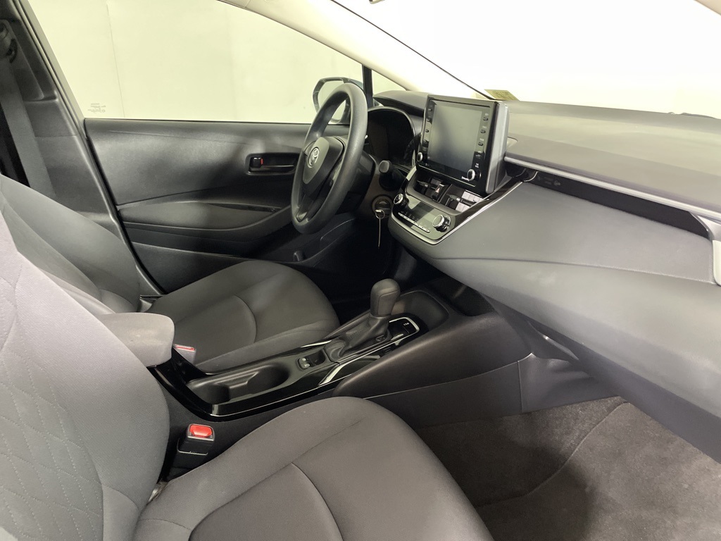 2022 Toyota Corolla LE photo 13