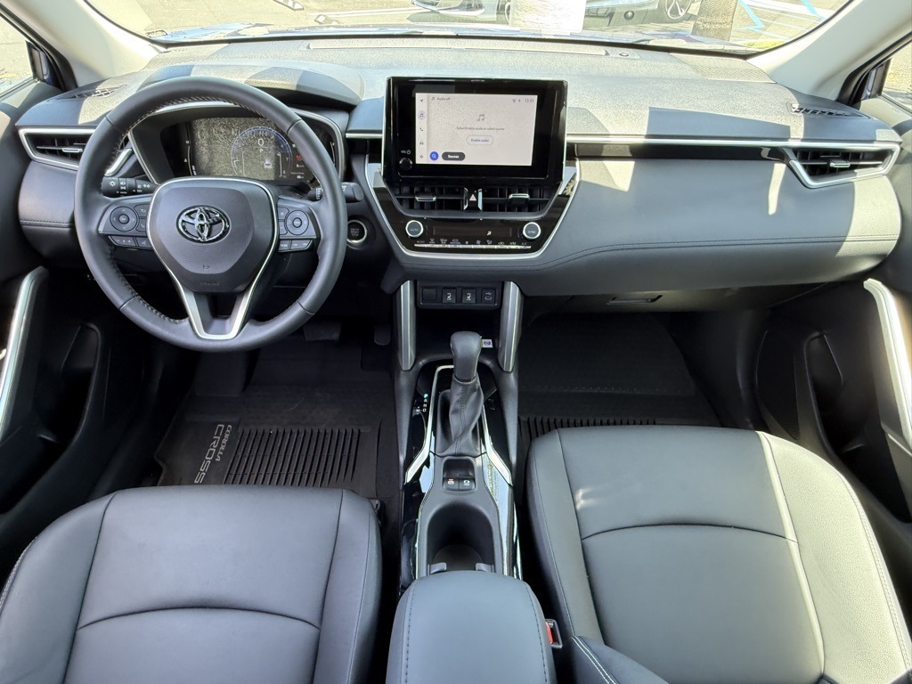 2023 Toyota Corolla Cross XLE photo 29