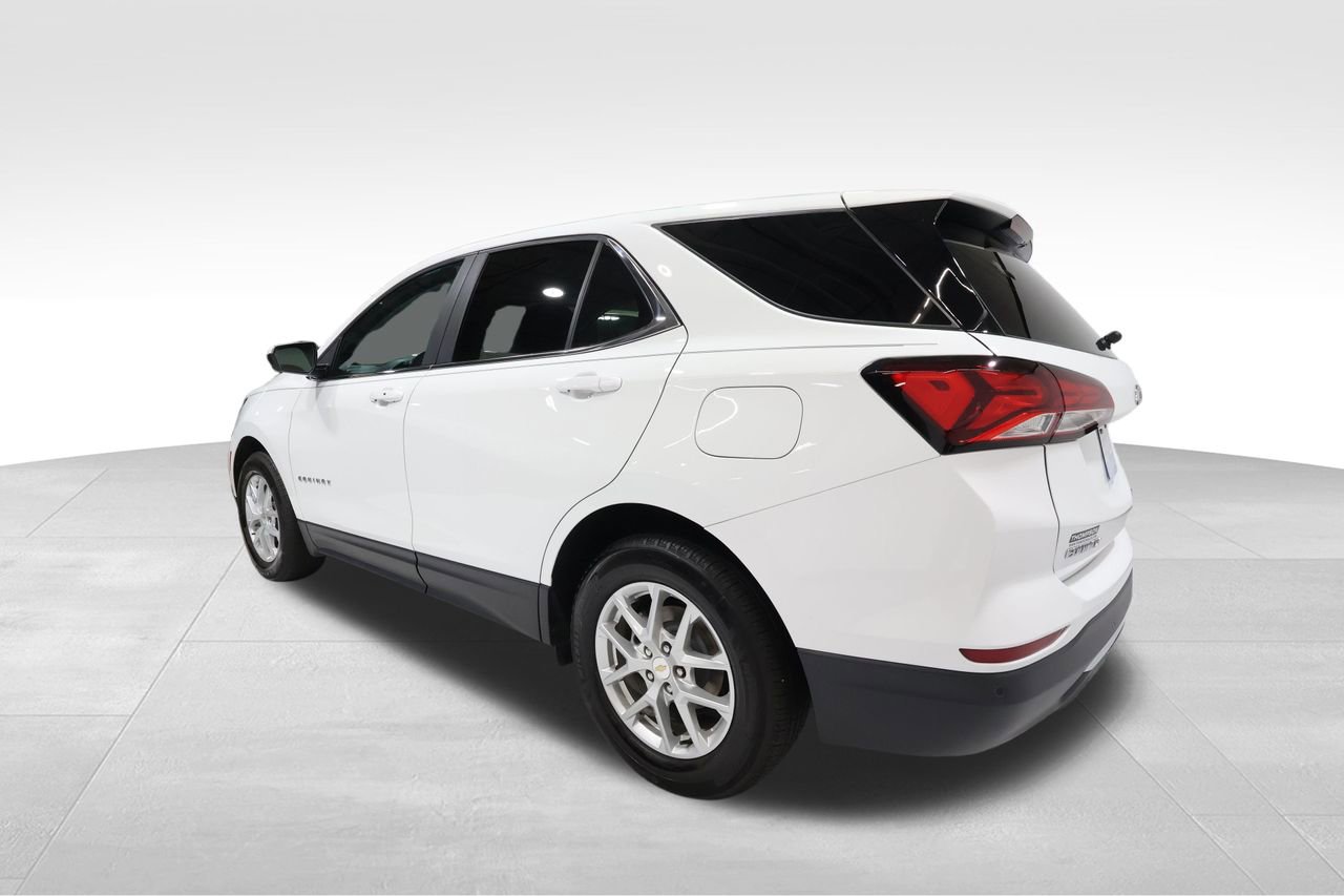 2024 Chevrolet Equinox LT photo 2
