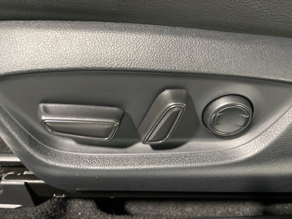 2023 Toyota Camry SE photo 15