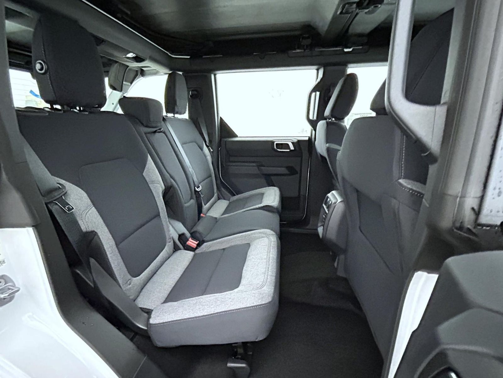 2025 Ford Bronco Base photo 18