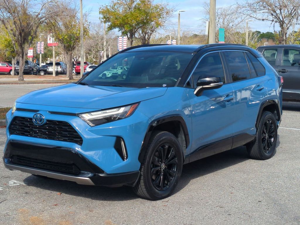 2022 Toyota RAV4 XSE's photo