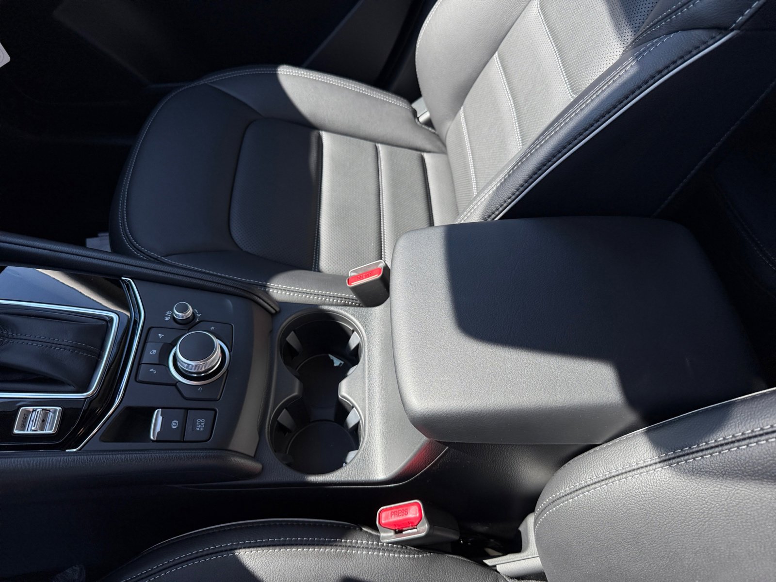 2025 Mazda CX-5 2.5 S Preferred photo 14