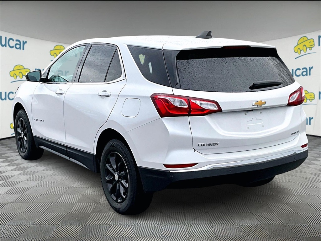 2020 Chevrolet Equinox LT photo 2