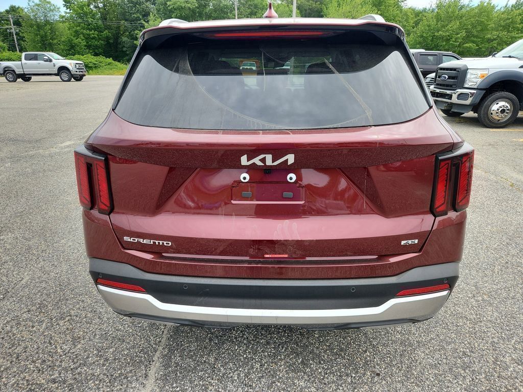 2025 Kia Sorento S photo 4