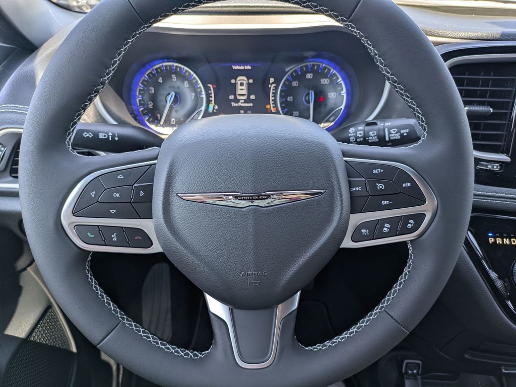 2026 Chrysler Pacifica photo 14