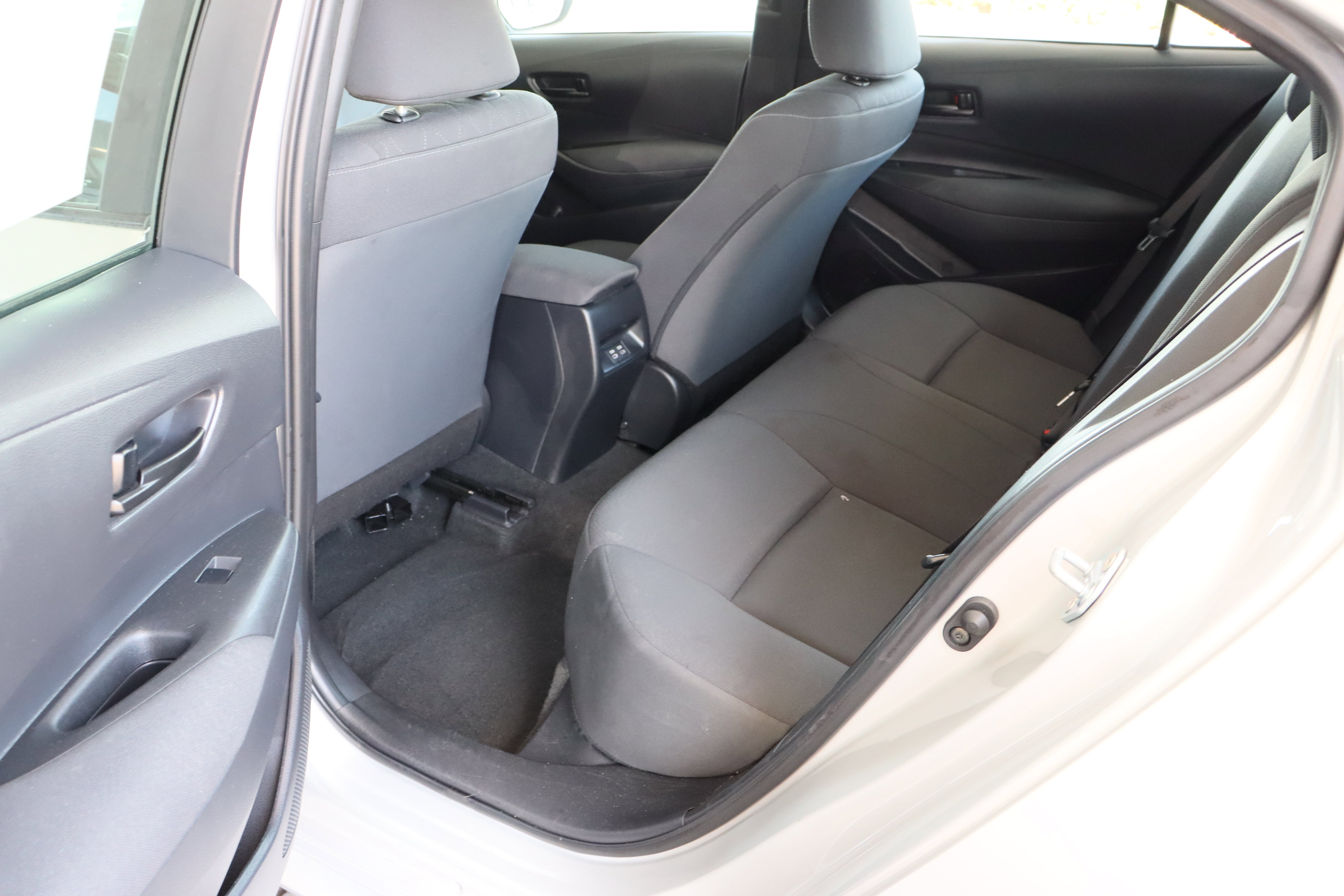 2023 Toyota Corolla LE photo 23