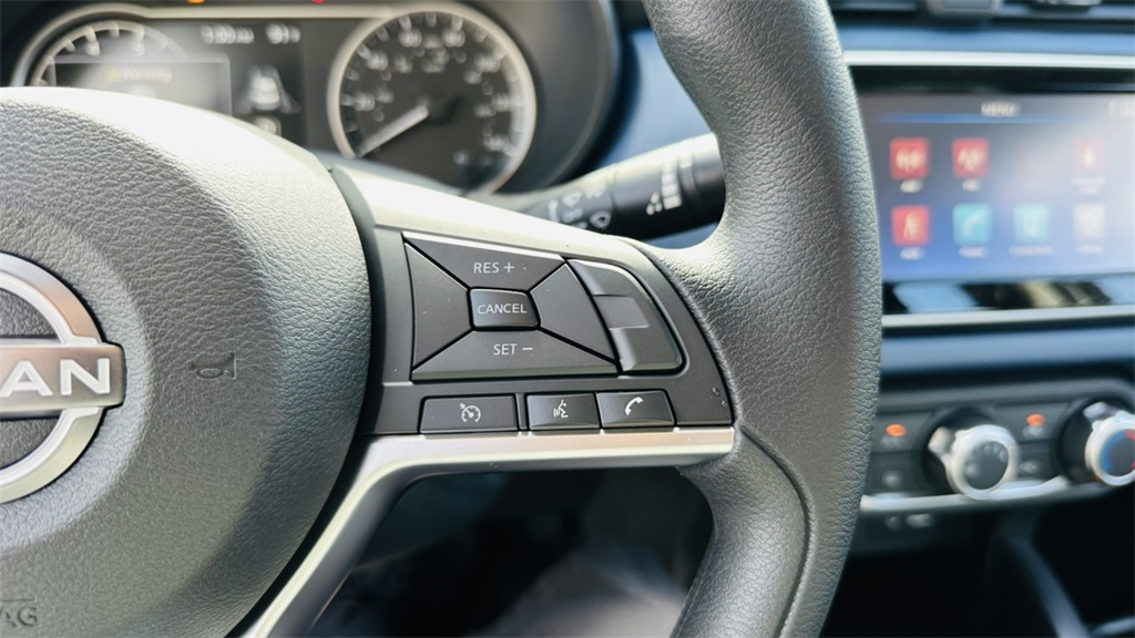 2025 Nissan Versa SV photo 17