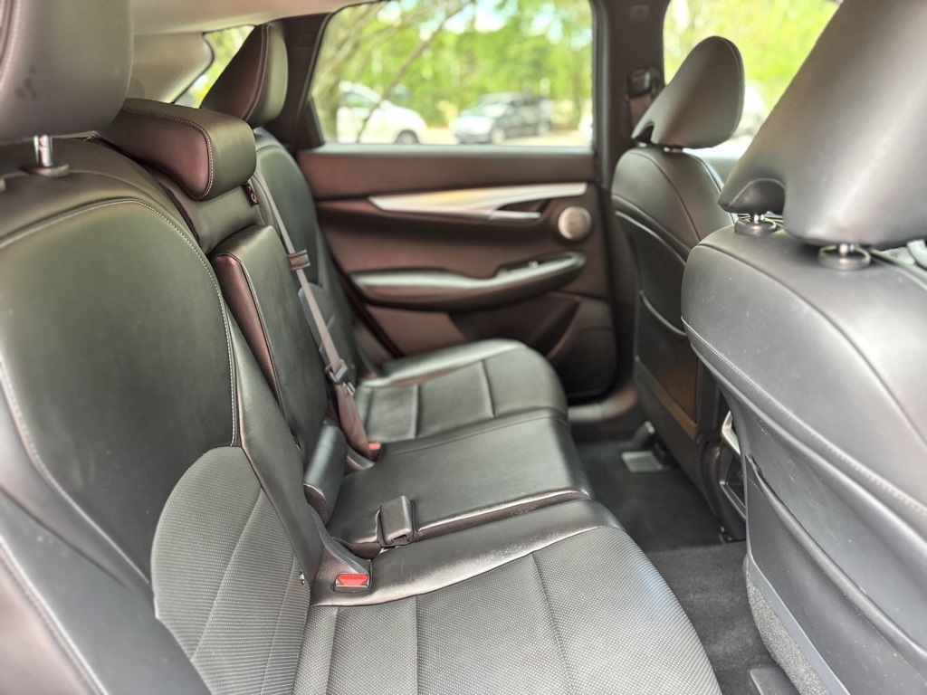 2022 Infiniti QX50 Essential photo 8