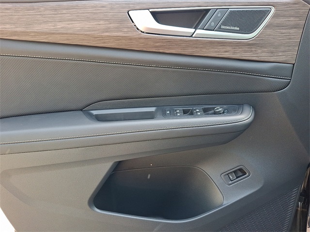 2026 Volkswagen Atlas SEL Premium R-Line photo 4