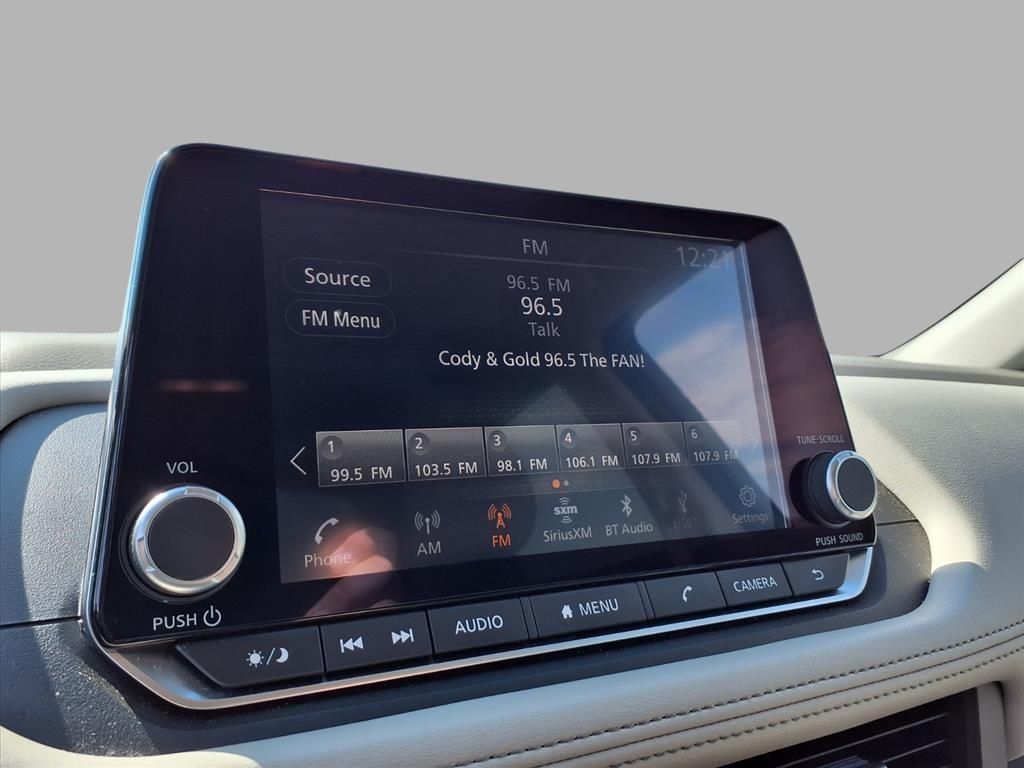 2024 Nissan Rogue SV photo 2