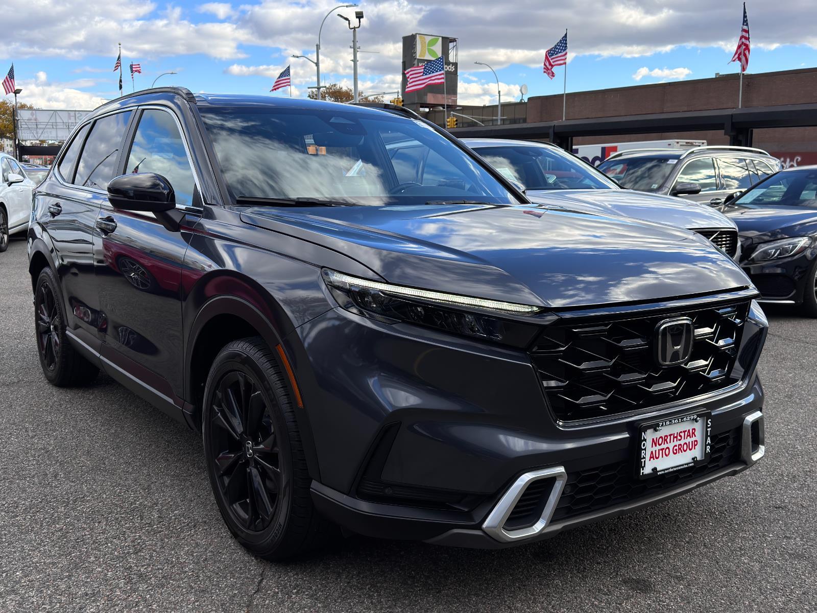 2023 Honda CR-V Hybrid Sport Touring photo 2