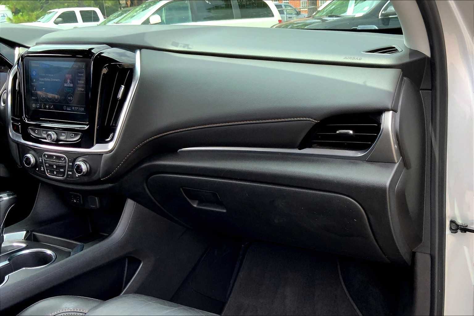 2020 Chevrolet Traverse Leather photo 16