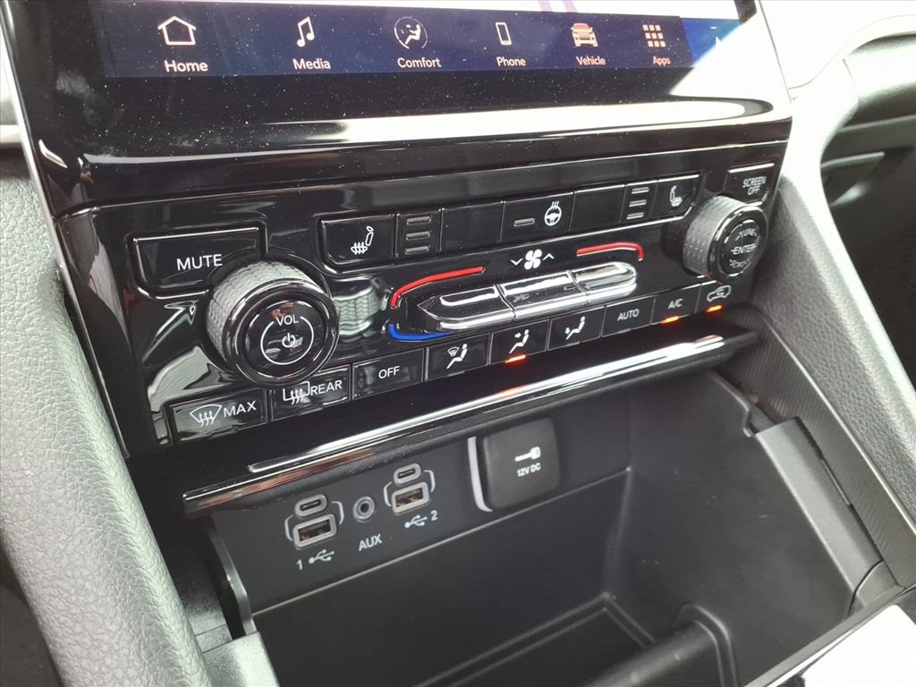 2025 Jeep Grand Cherokee Limited photo 15