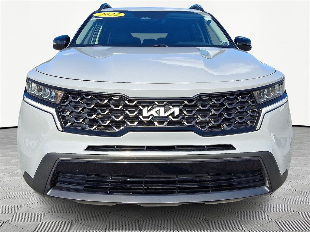 2022 Kia Sorento S photo 2
