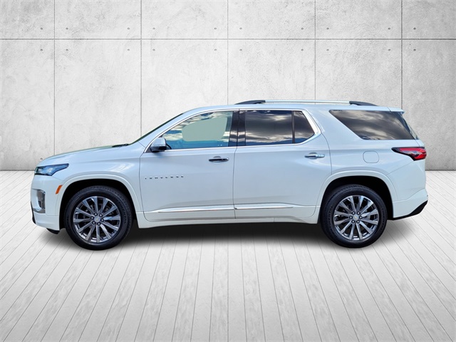 2023 Chevrolet Traverse Premier photo 2