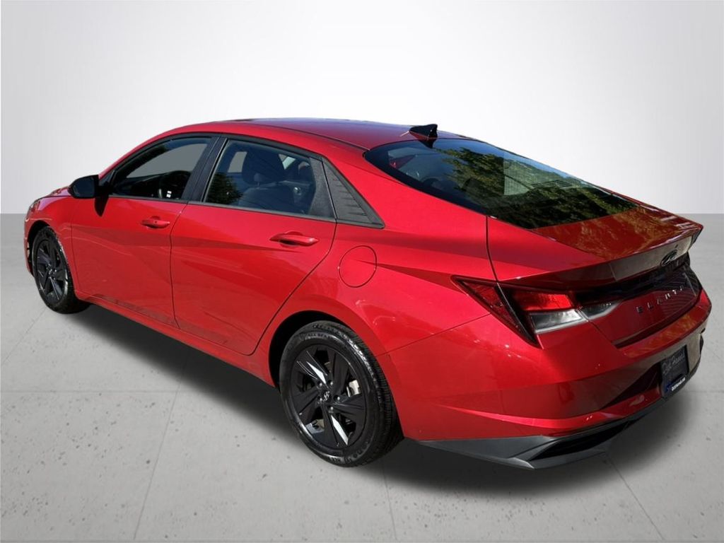 2023 Hyundai Elantra SEL photo 10
