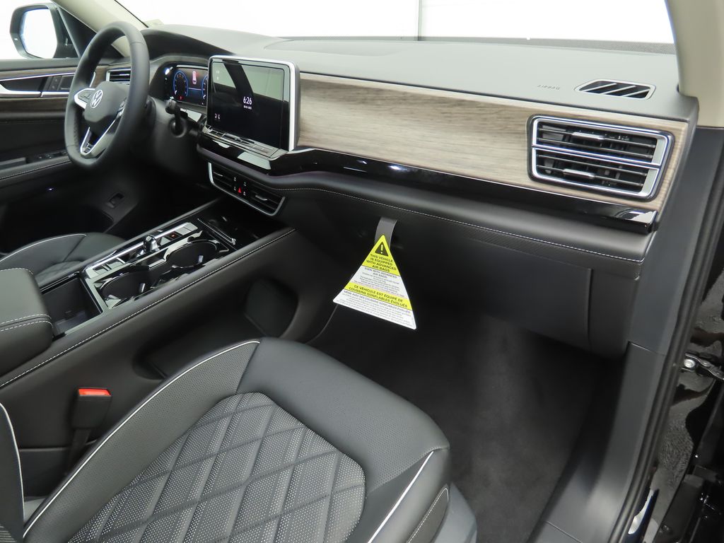 2025 Volkswagen Atlas SEL Premium R-Line photo 18