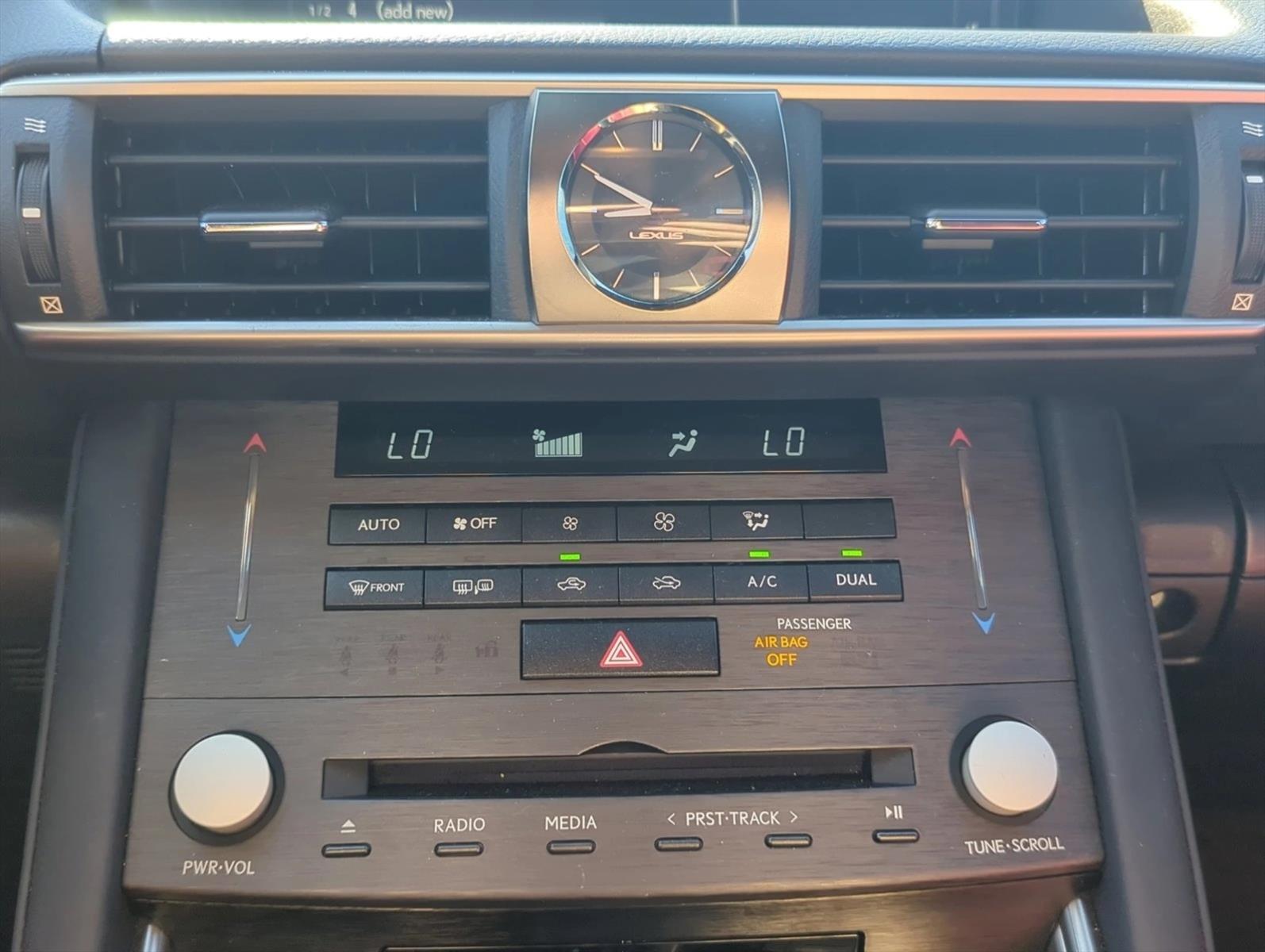 2020 Lexus IS 300 F SPORT photo 17