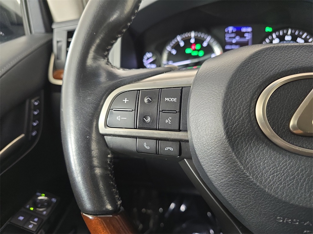 2020 Lexus LX 570 photo 15
