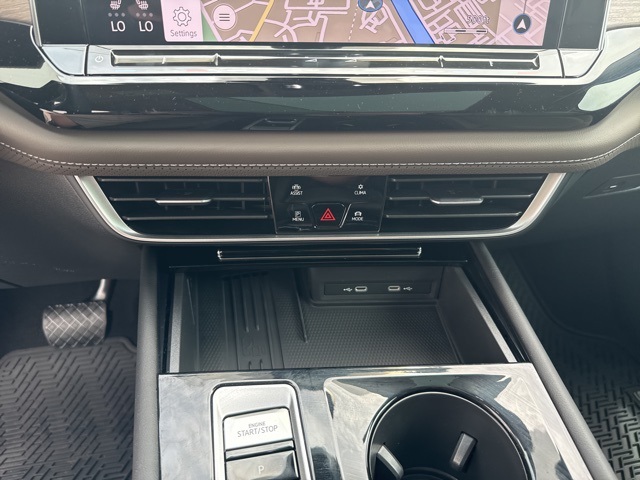 2025 Volkswagen Atlas SEL photo 15