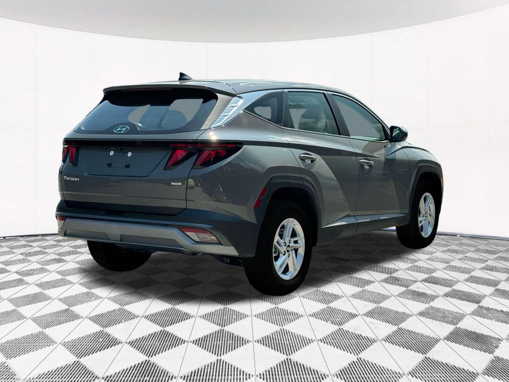 2025 Hyundai Tucson SE photo 7