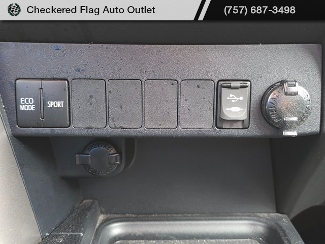 2017 Toyota RAV4 XLE photo 18