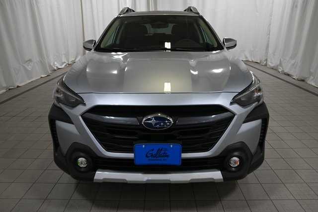 2025 Subaru Outback Touring photo 8