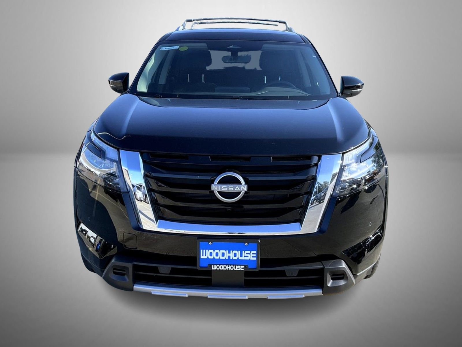 2025 Nissan Pathfinder SL photo 2