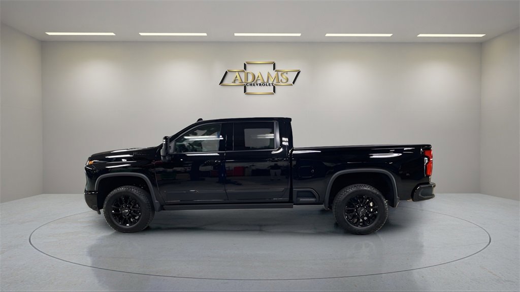 2025 Chevrolet Silverado 2500HD High Country photo 2